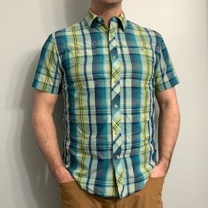 Lightweight casual button down shirt S/S